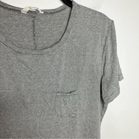 Athleta t-shirt striped size large - Picture 4 of 6